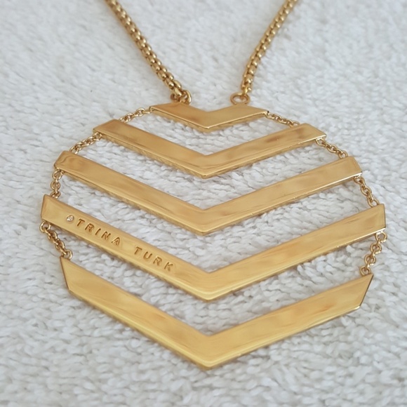New Trina Turk Gold Chevron Pendant Necklace - Picture 4 of 7